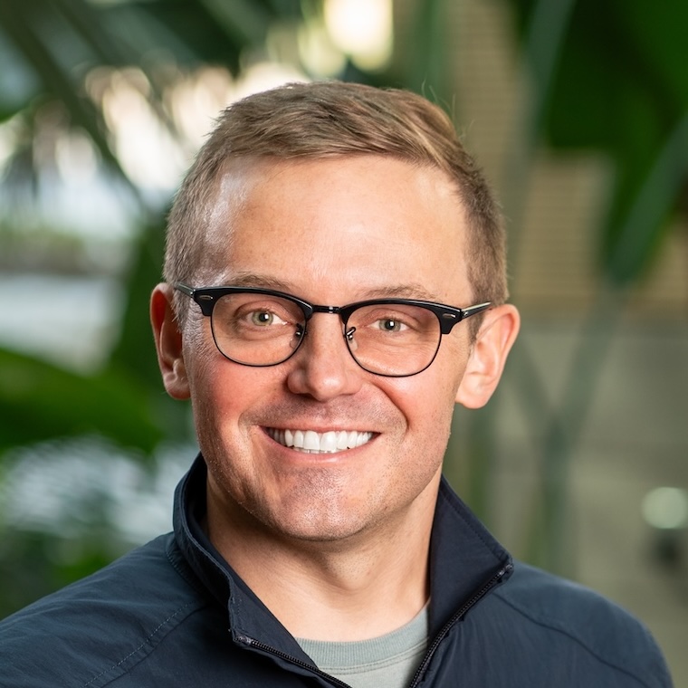 Headshot for Ian Ross